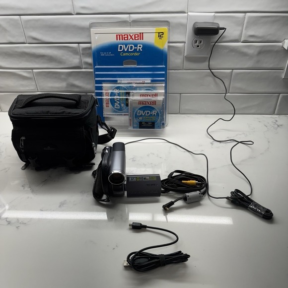 Samsung Mini DVD Camcorder SC-DC173U Works Comes With 5 DVD-R Disks Bag Cords‎ - Picture 12 of 12